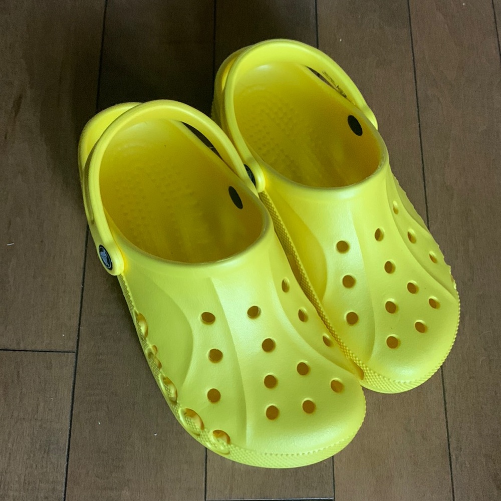 Classic Crocs size 7